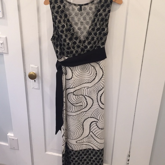 Dress - Picture 2 of 5